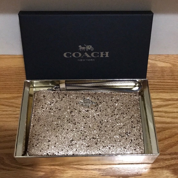 Coach Handbags - 🎉HOST PICK🎉 Coach gold star glitter wristlet